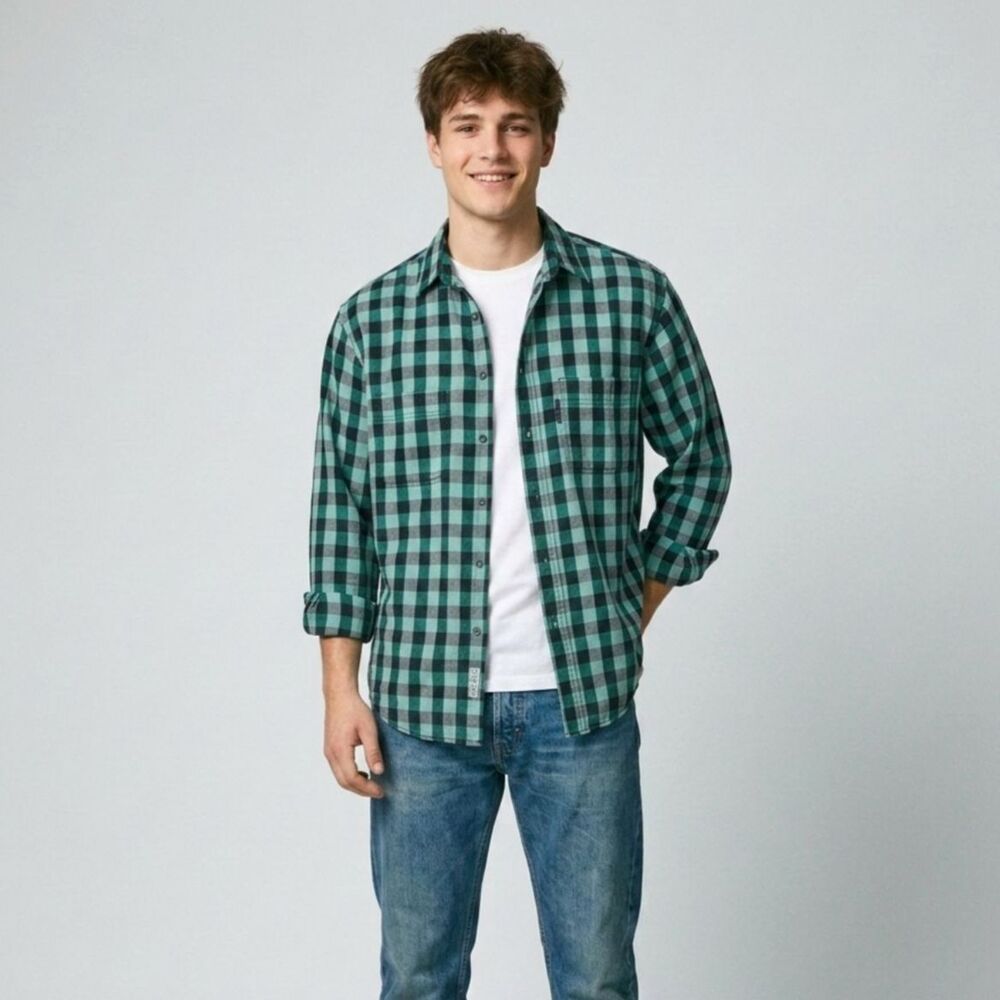 Vintage Levi’s Silver Label Men’s Shirt Medium Plaid Relaxed Streetwear Y2K